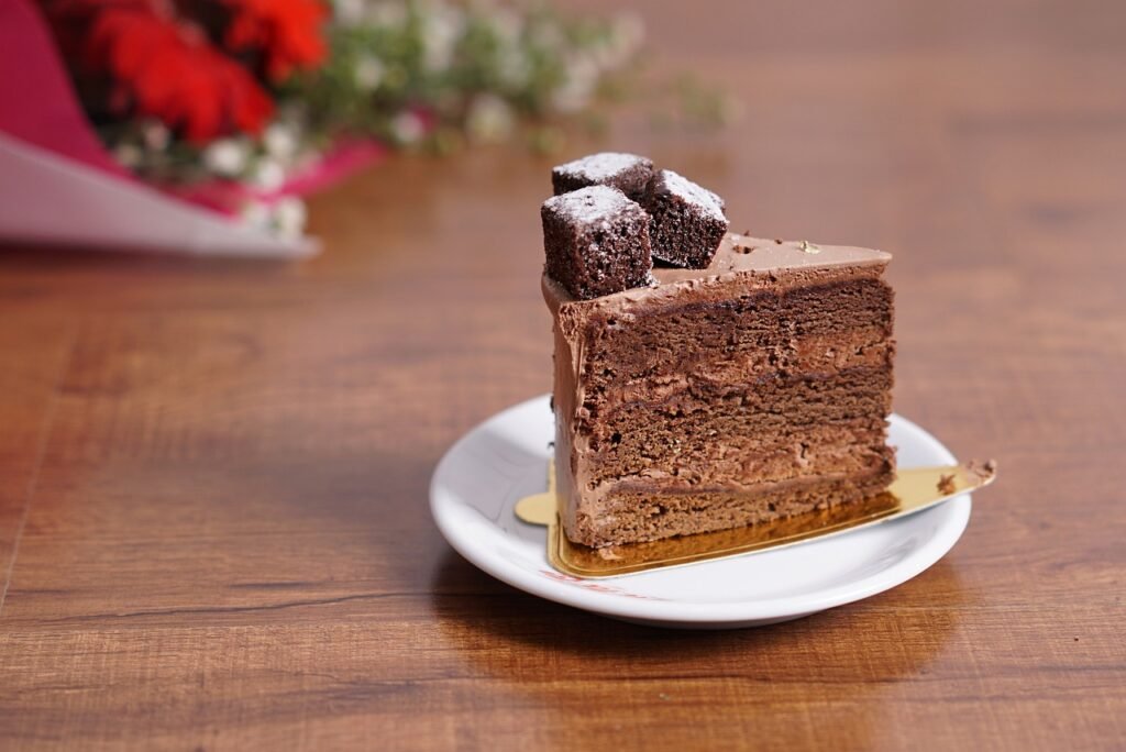 Saiba como fazer um bolo de chocolate de fácil preparo