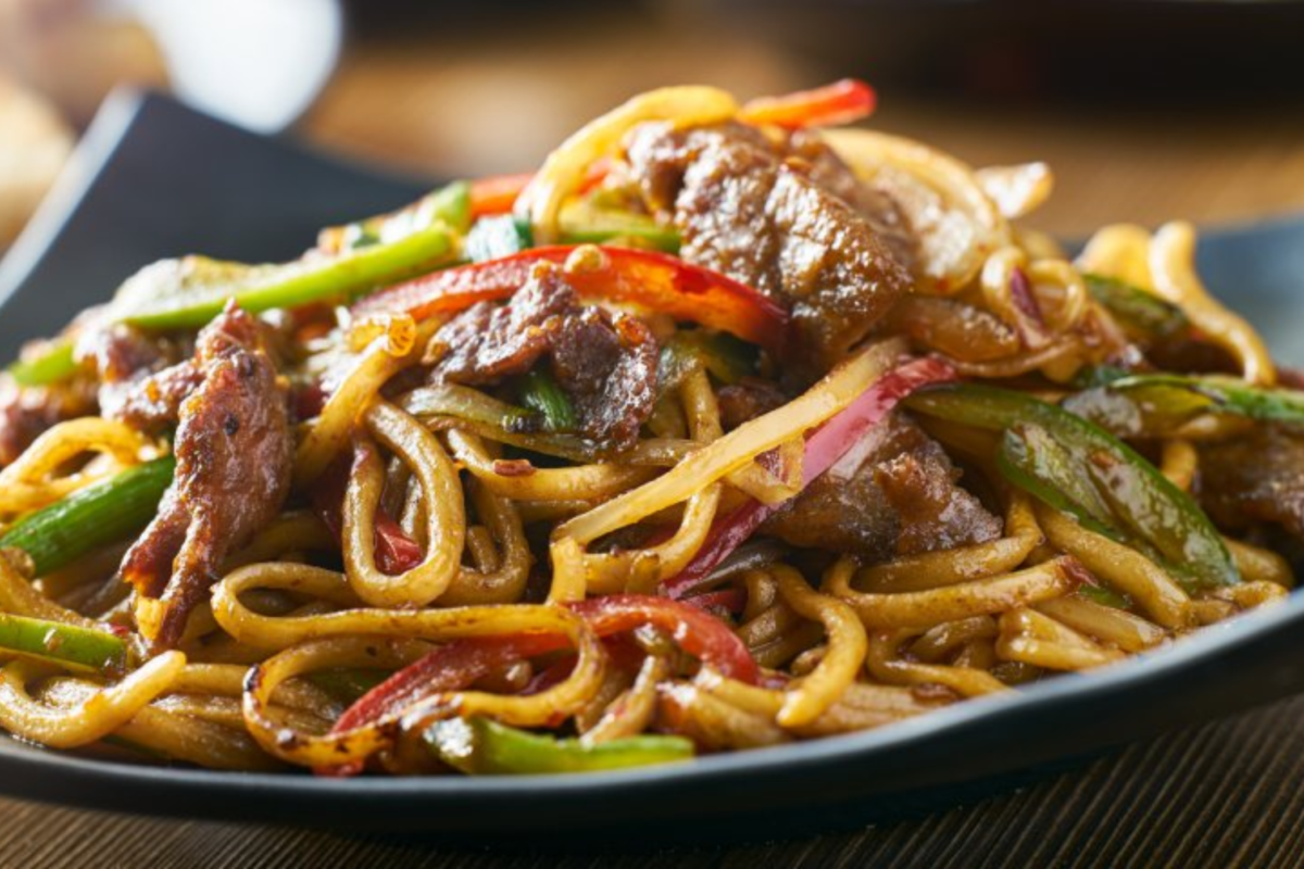 Como fazer Yakisoba deliciosa de forma fácil